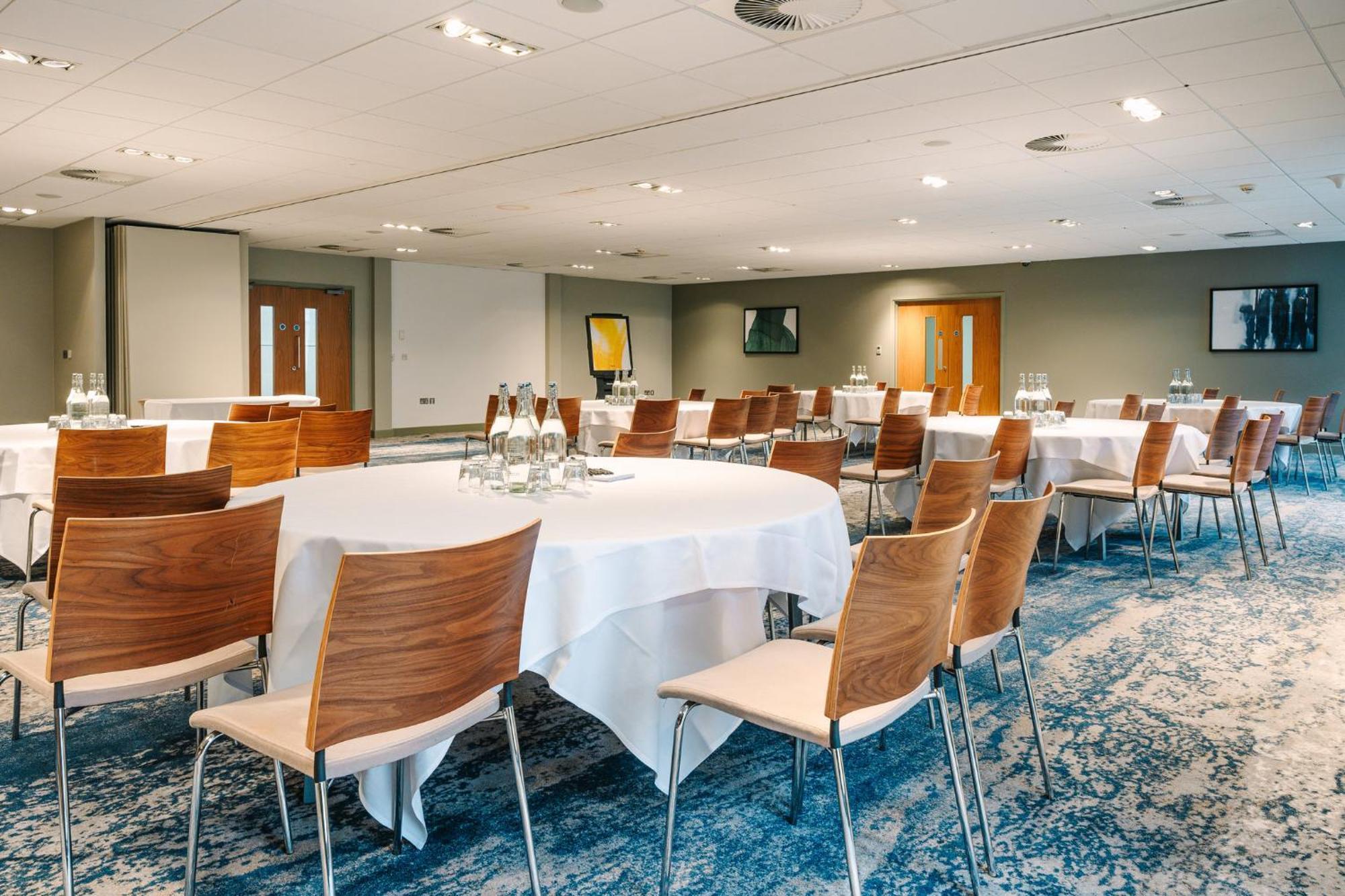 Voco Winchester Hotel & Spa By Ihg Exterior photo